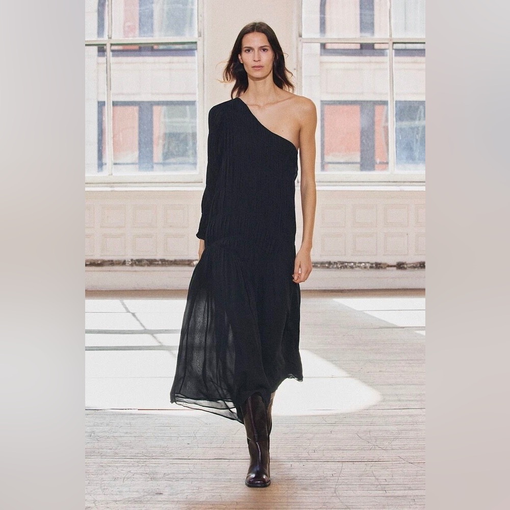 Zara L NWT black chiffon one shoulder dress with ruching asymmetrical neckline
